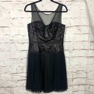 BCBGMaxAzria Hazelle Black Hoco Sequin Mesh Tulle Pleated Cocktail Dress LBD 10